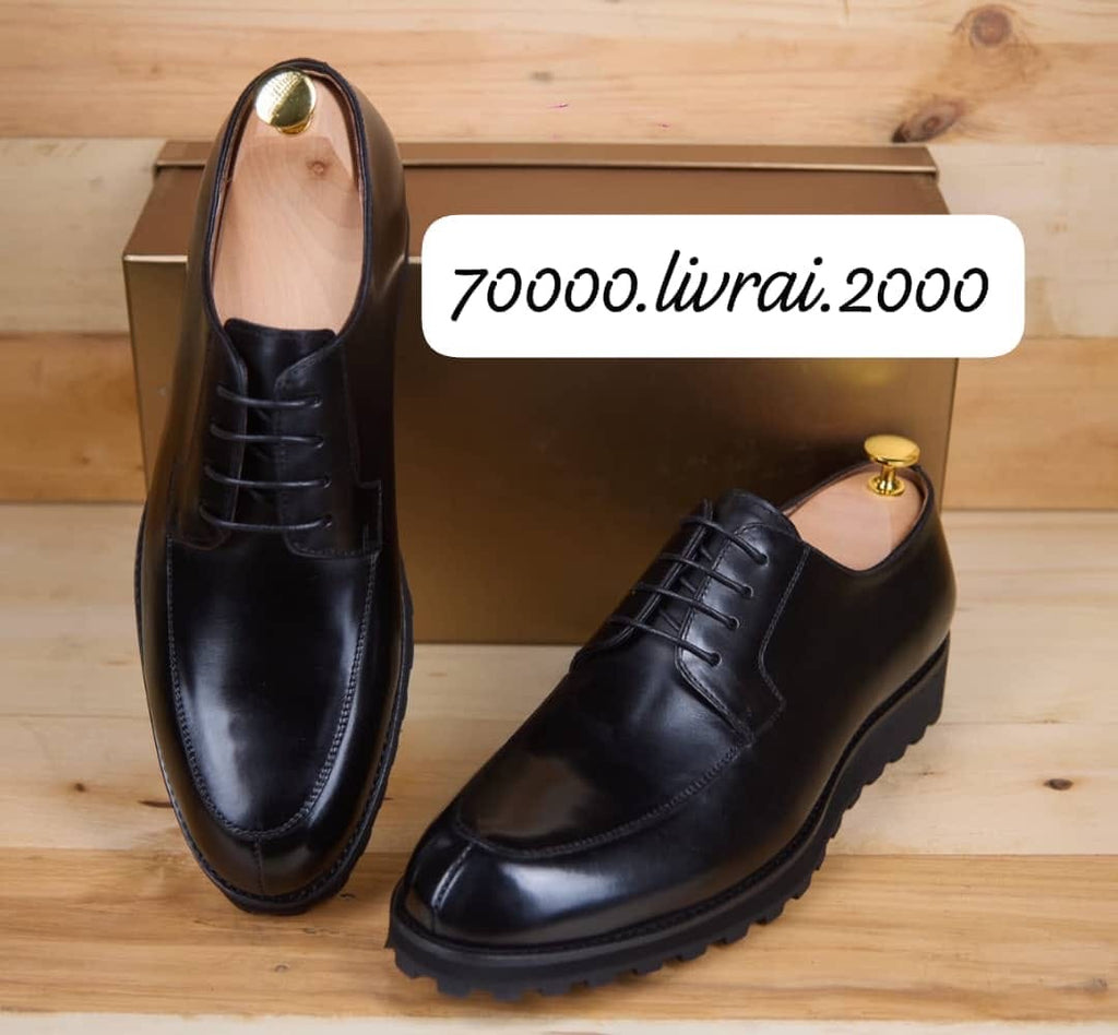 Soulier matière en cuir semelle gomme