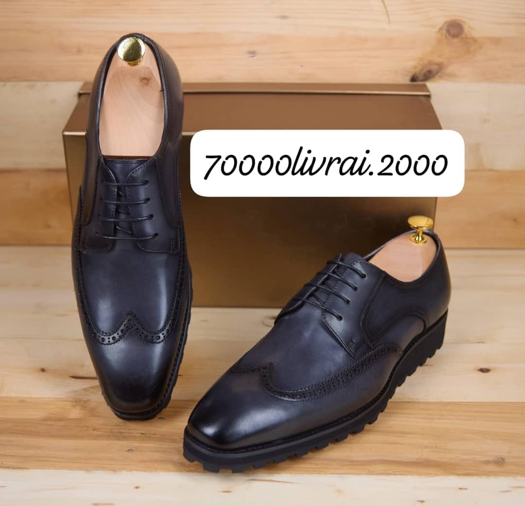 Soulier matière en cuir semelle gomme