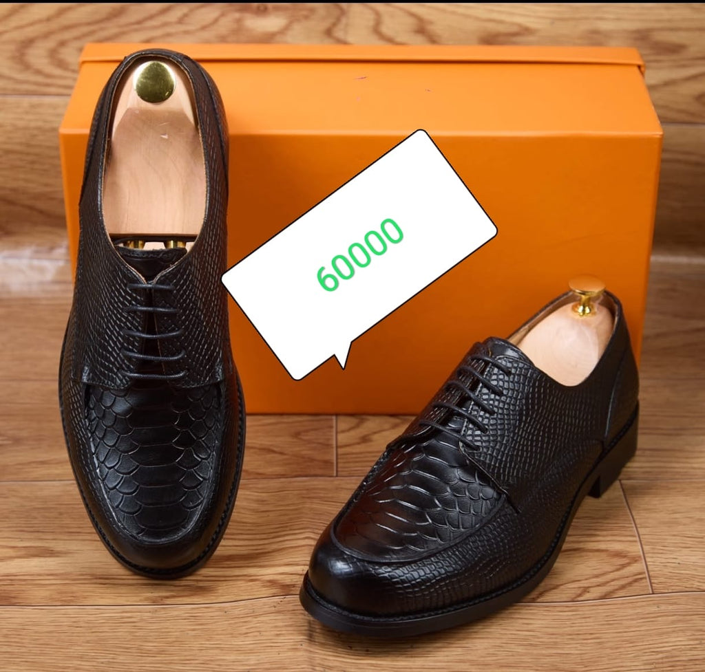 Mocassin and soulier matière en cuir