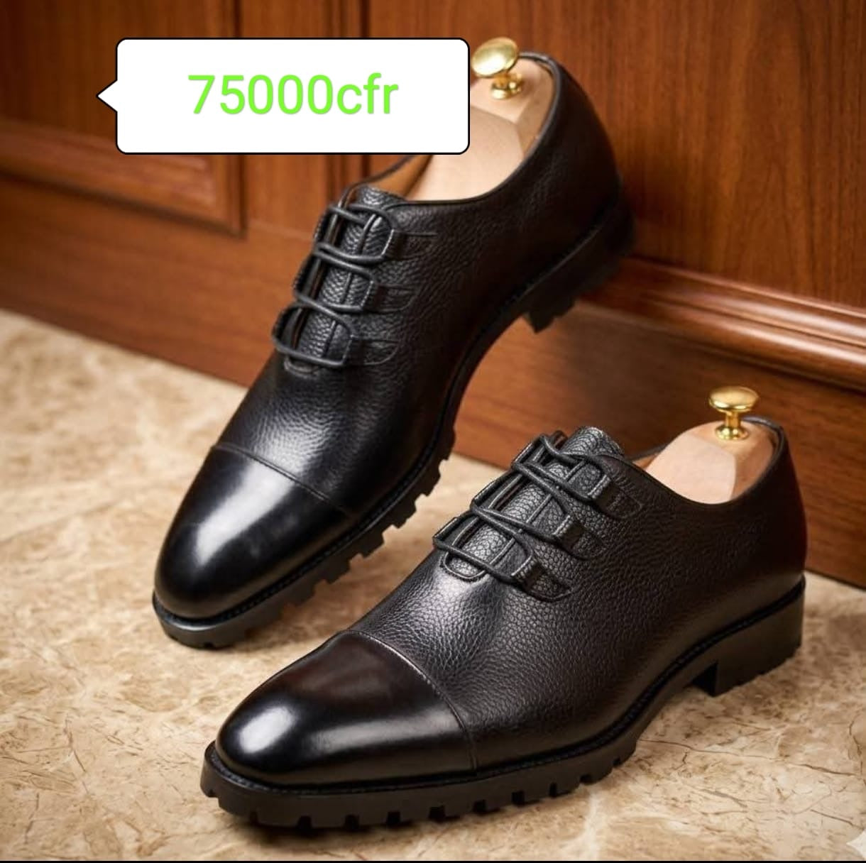 Soulier matière en cuir semelle gomme