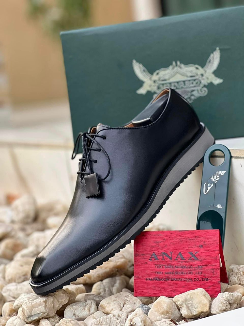 AN@X matière cuir semelle gomme