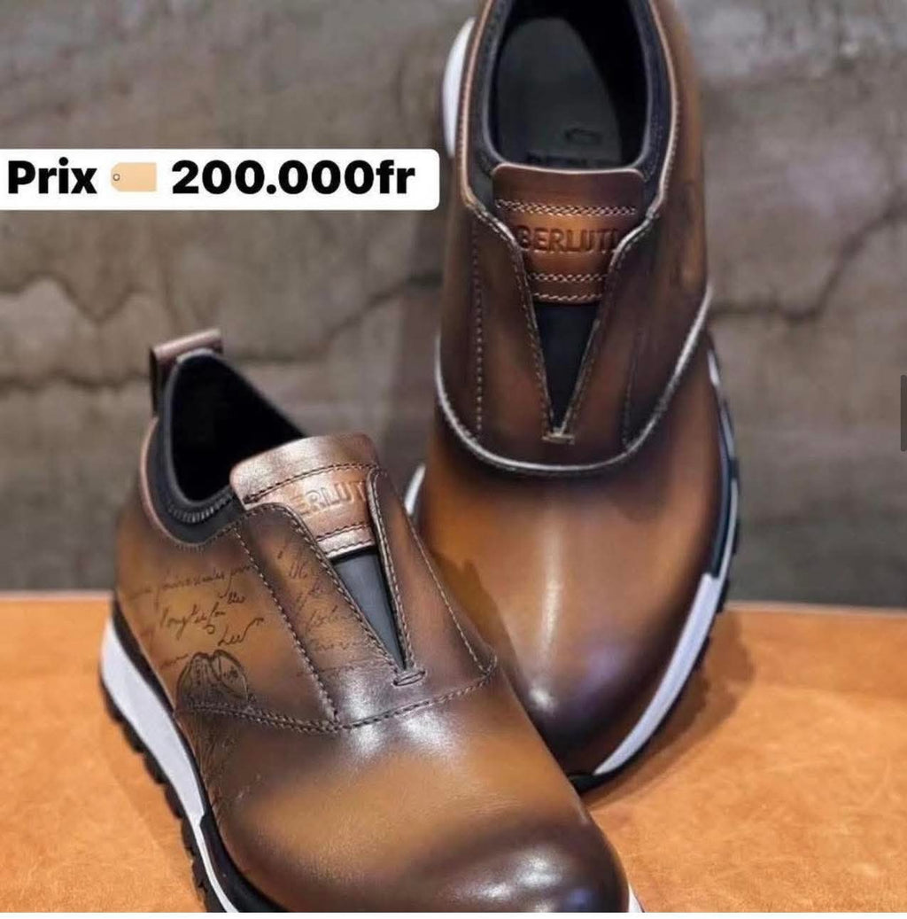 BERLUT PARISIENNE MATIÈRE CUIR SAMELLE GOMME