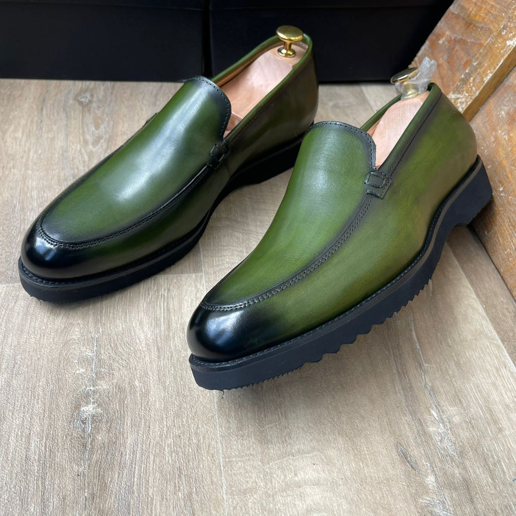 Soulier en cuir semelle gomme