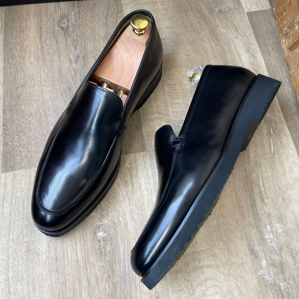 Soulier en cuir semelle gomme