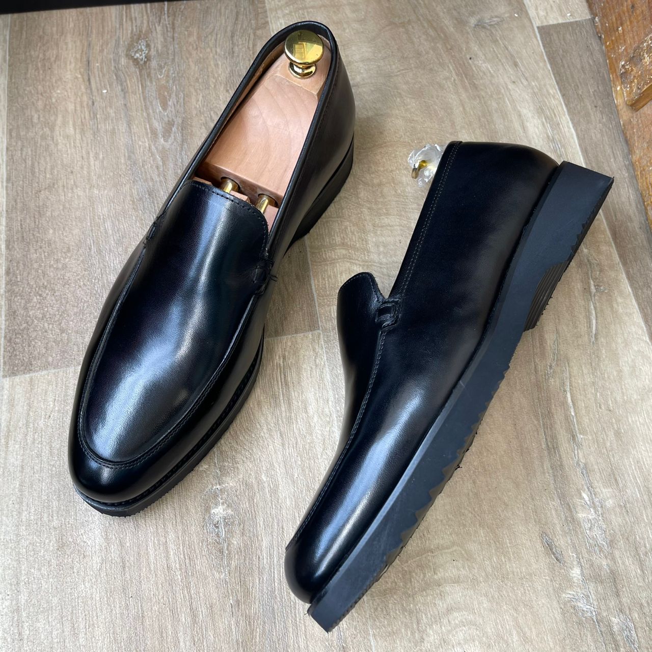 Soulier en cuir semelle gomme