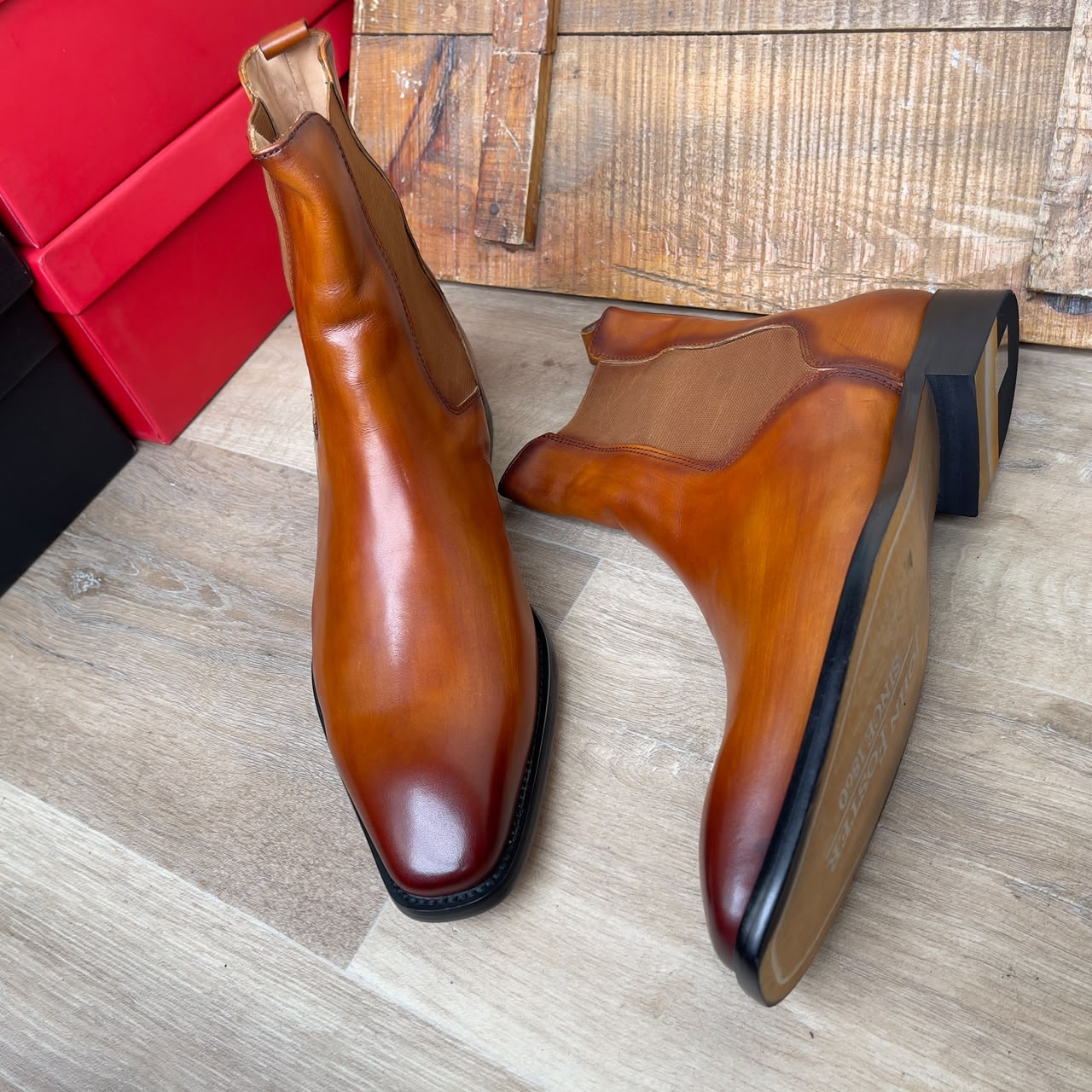 SOULiER bouten gaine matière cuir