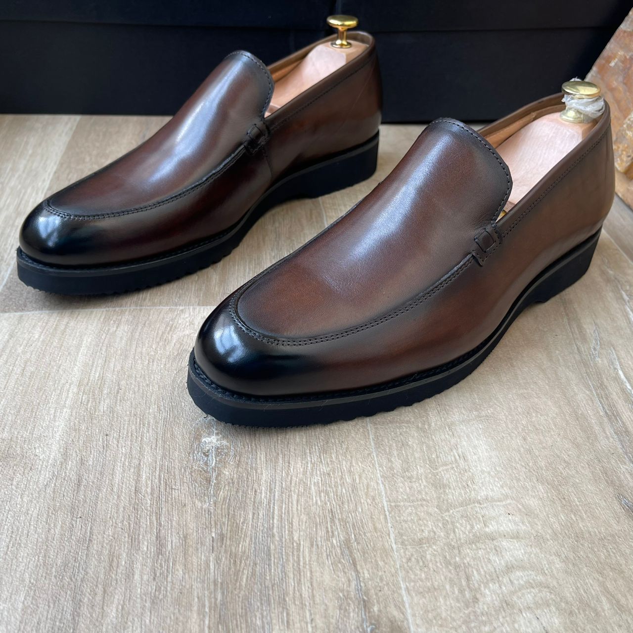 SOULiER en cuir semelle gomme
